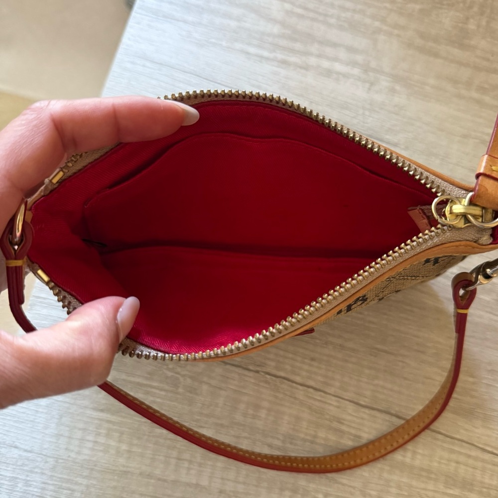 Dooney & Bourke Wristlet - Picture 7 of 9